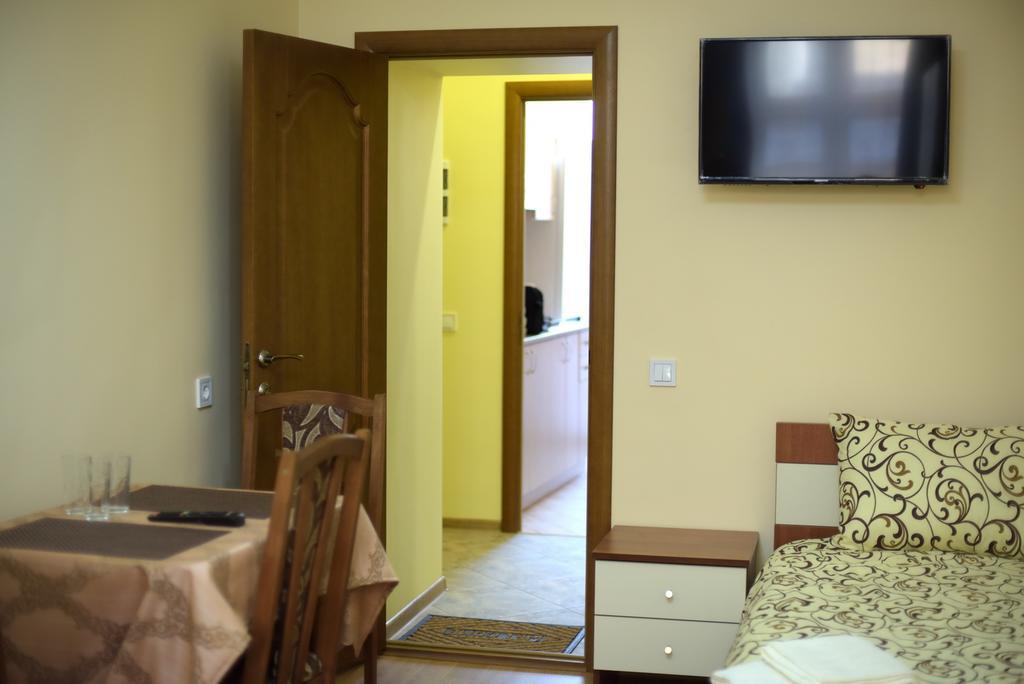 Apartment On Voloshyna Leopoli Esterno foto